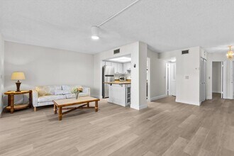 304 Golfview Rd in North Palm Beach, FL - Building Photo - Building Photo