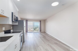 646 Corbett Ave, Unit 601 in San Francisco, CA - Building Photo