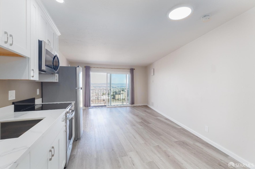 646 Corbett Ave, Unit 601 in San Francisco, CA - Building Photo