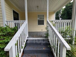 2400 Francis St in Durham, NC - Building Photo - Building Photo