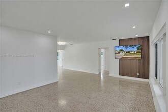 2125 Alamanda Dr in North Miami, FL - Building Photo - Building Photo