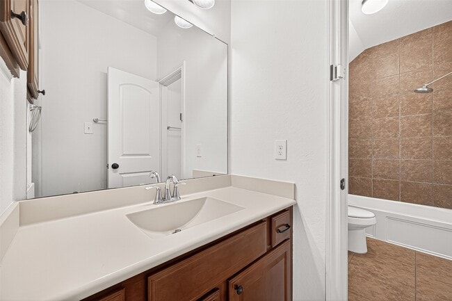 property at 138 S Sawbridge Cir