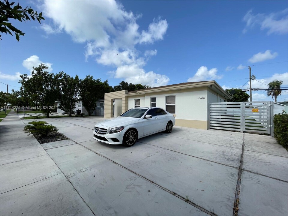 15010 Buchanan St in Miami, FL - Building Photo