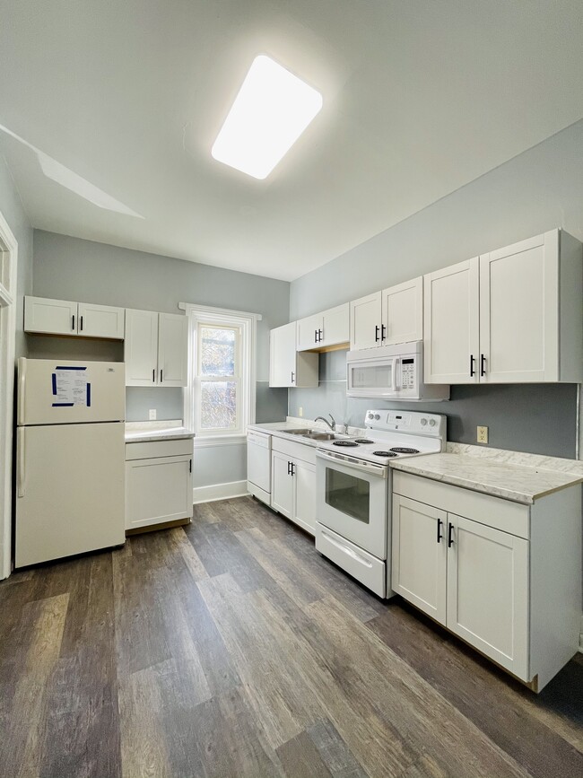 33 Linden Ave, Unit 2nd Fl