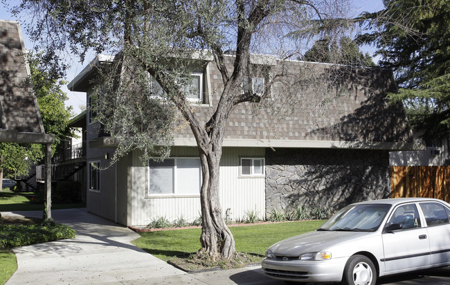 Greenbriar Apartments in Davis, CA - Building Photo - Building Photo