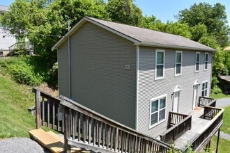 Rice Rentals in Morgantown, WV - Foto de edificio - Building Photo