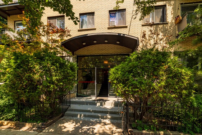 4255 Garnier Rue in Montréal, QC - Building Photo - Building Photo