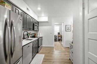 324-326-326 Darby Rd in Havertown, PA - Building Photo - Building Photo