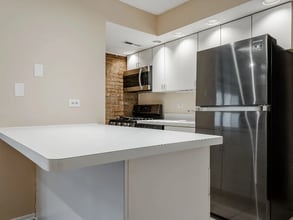 713 W Diversey Pkwy, Unit #7 in Chicago, IL - Foto de edificio - Building Photo