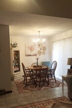 1334 Spring Village Dr in Ontario, OH - Foto de edificio - Building Photo