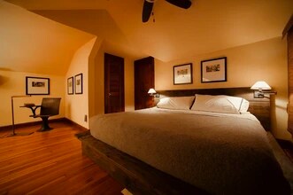 620 E 1st St in Bloomington, IN - Foto de edificio - Building Photo