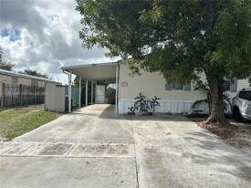 10467 S 228th Ln in Boca Raton, FL - Building Photo