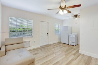 1021 SW 3rd St in Miami, FL - Foto de edificio - Building Photo