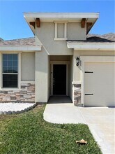 32 Paseo De La Tranquilidad in Mission, TX - Building Photo - Building Photo
