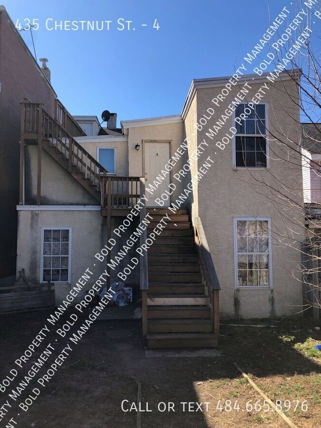 property at 435 Chestnut St