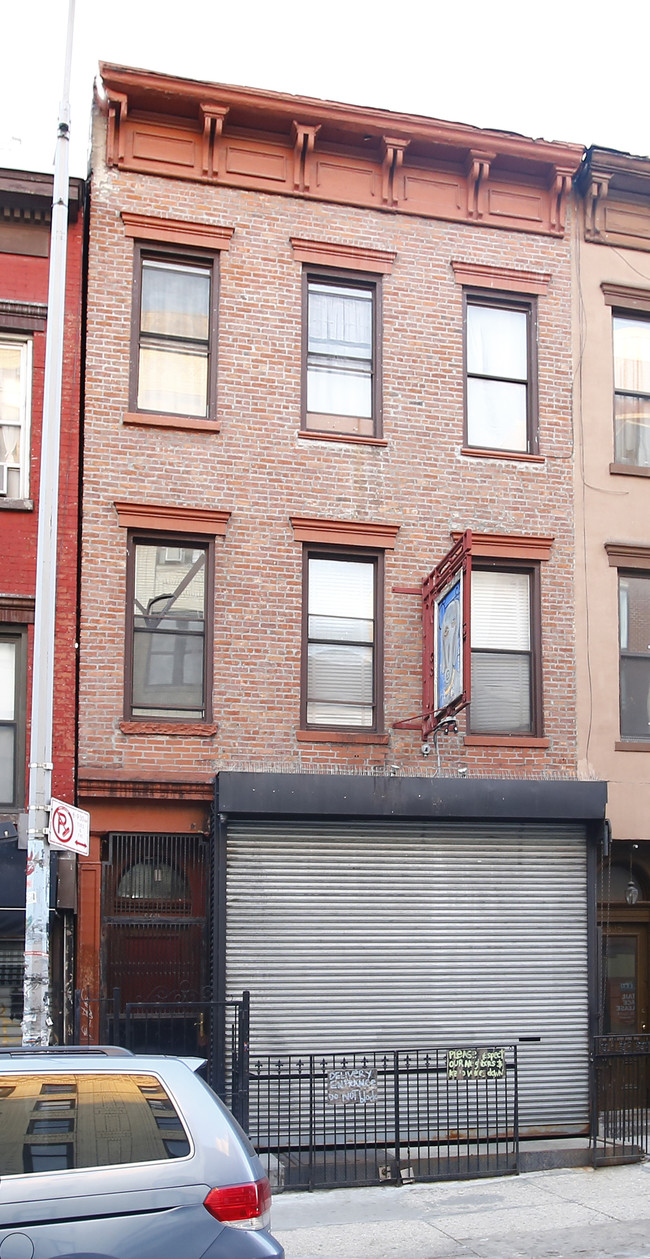 301 Bedford Ave in Brooklyn, NY - Building Photo - Building Photo