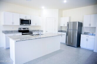 9525 W Illini St in Tolleson, AZ - Building Photo - Building Photo