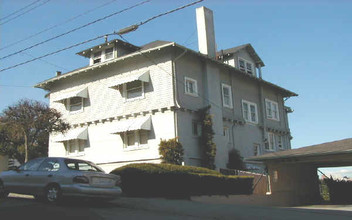 431-437 Wayne Ave in Oakland, CA - Building Photo - Building Photo