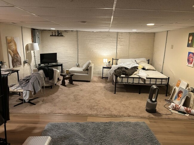 3405 Ward St, Unit 2 Bedroom in Pittsburgh, PA - Foto de edificio - Building Photo