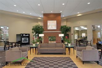 Renaissance Place at Grand Apartments in St. Louis, MO - Building Photo - Interior Photo