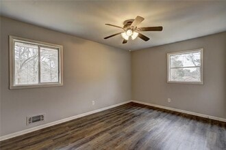 70 Jonathan Rd in Riverdale, GA - Building Photo - Building Photo