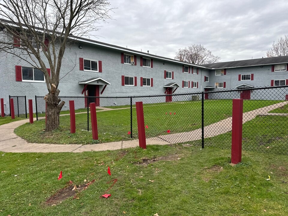 Garden Apartments in Utica, NY - Building Photo