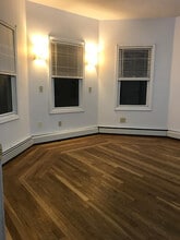 10 School St, Unit 1 in Attleboro, MA - Foto de edificio - Building Photo