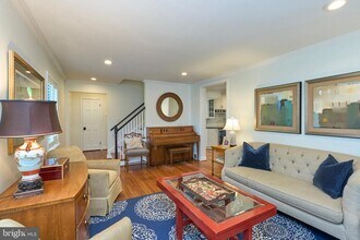 714 Grand View Dr in Alexandria, VA - Building Photo - Building Photo