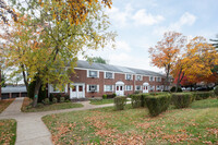 Alley Pond Owners Corporation in Bayside, NY - Foto de edificio - Building Photo