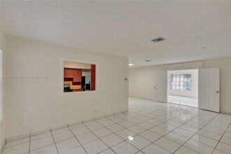 13935 S Biscayne River Dr in Miami, FL - Building Photo - Building Photo