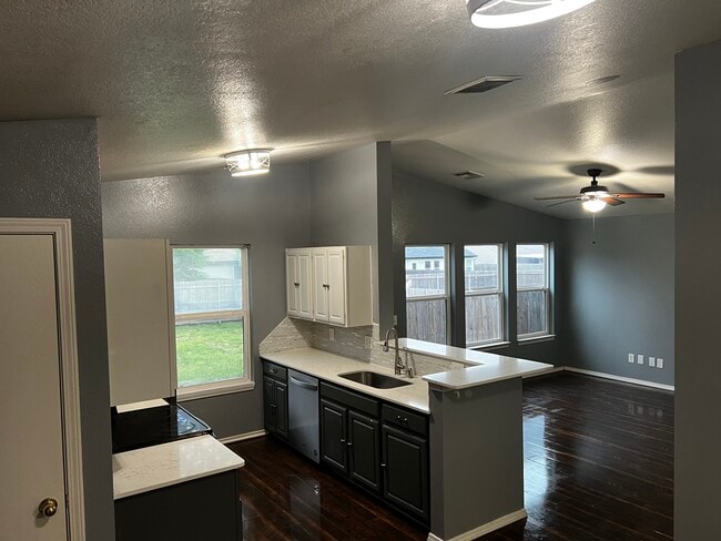 15601 Acacia Rd in Moore, OK - Building Photo - Building Photo