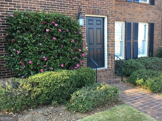 110 Milledge Terrace in Athens, GA - Foto de edificio - Building Photo