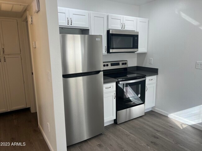 2028 W Lawrence Rd-Unit -1 in Phoenix, AZ - Building Photo - Building Photo