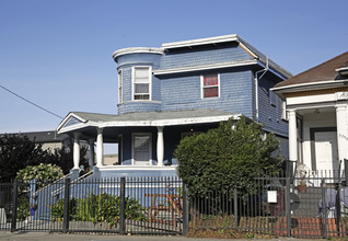 3251 Martin Luther King Jr Way in Oakland, CA - Building Photo - Building Photo