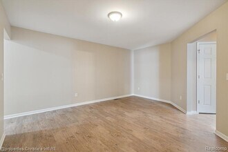 35922 Sunset Ct in Clinton Township, MI - Building Photo - Building Photo