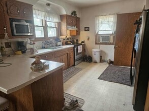 607 W Picnic St in Shawano, WI - Foto de edificio - Building Photo