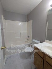 103 Kenilworth Ct in Radcliff, KY - Building Photo - Building Photo