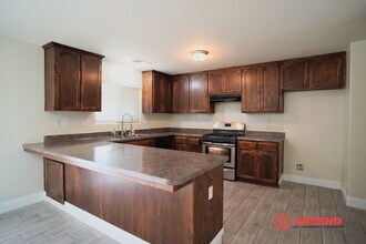 301 Alysheba Dr in Bakersfield, CA - Building Photo - Building Photo