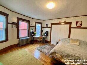 11 Parkton Rd, Unit 1 in Boston, MA - Building Photo - Building Photo
