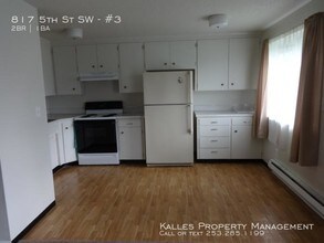 817 5th St SW in Puyallup, WA - Building Photo - Building Photo