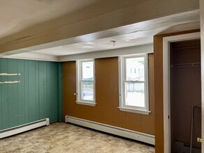 32 Cross St in Leominster, MA - Building Photo - Building Photo