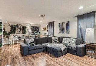 902 S Ironton St in Aurora, CO - Building Photo - Building Photo