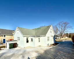 2833 S 128th St in New Berlin, WI - Building Photo