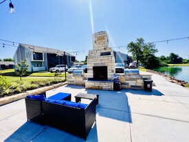 The Landing On 9 in Norman, OK - Building Photo