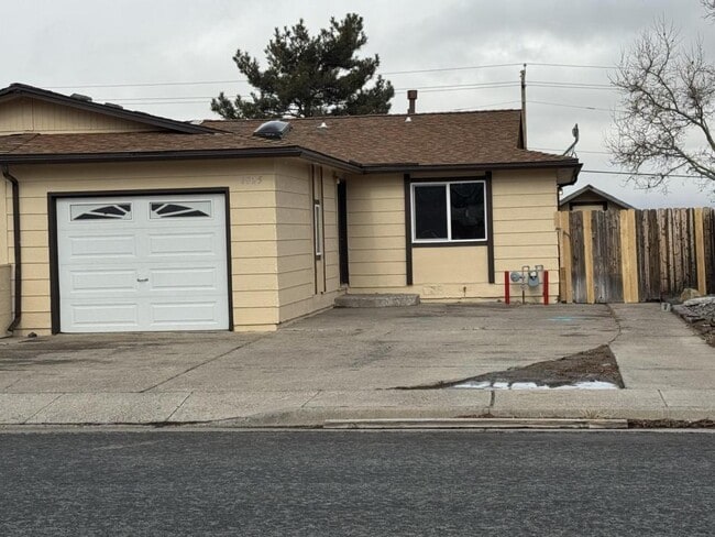 6825 Lotus St in Reno, NV - Building Photo - Building Photo