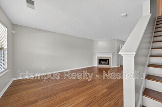 3271 Harpeth Springs Dr in Nashville, TN - Building Photo - Building Photo