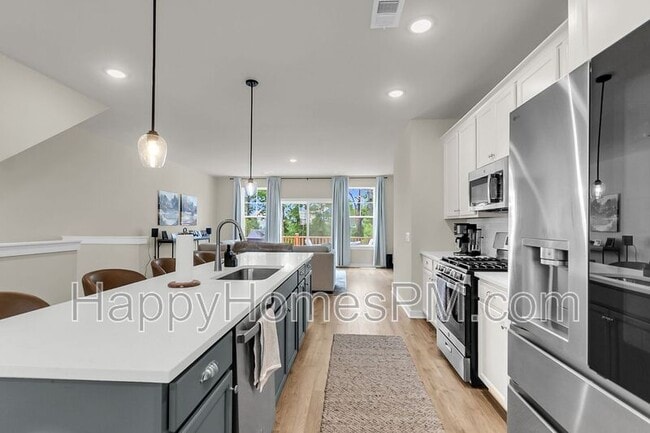1041 Old Cypress Run in Hanahan, SC - Building Photo - Building Photo