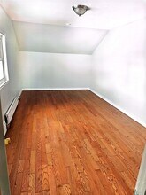 9 W 15th St in Bayonne, NJ - Building Photo - Building Photo