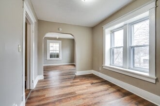949 Ella Ct in Akron, OH - Building Photo - Building Photo
