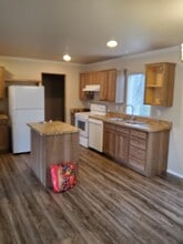 86435 Franklin Blvd in Eugene, OR - Building Photo - Building Photo